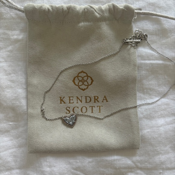 Kendra Scott Ari heart sliver necklace - Picture 2 of 3